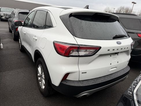 Used 2022 Ford Escape SE image 4