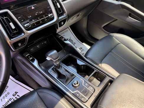 Used 2023 Kia Sorento S w/ Panoramic Sunroof Package FWD image 21