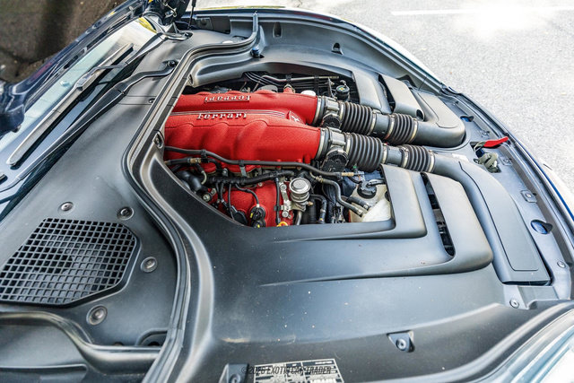Used 2012 Ferrari California RWD image 31