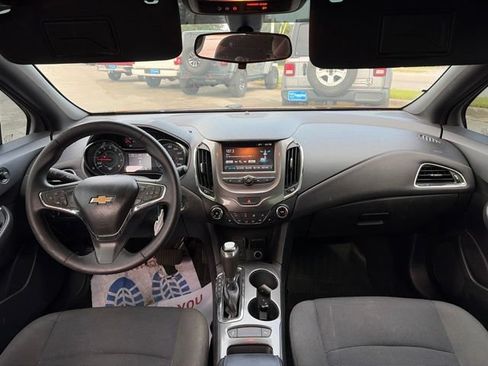 Used 2017 Chevrolet Cruze LT w/ Convenience Package FWD image 24