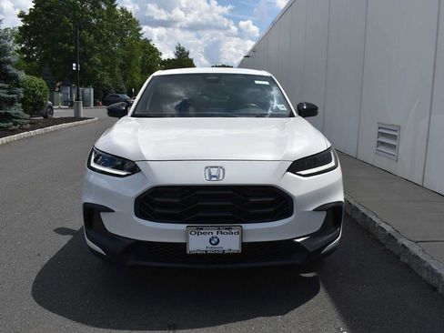 Used 2024 Honda HR-V Sport image 2