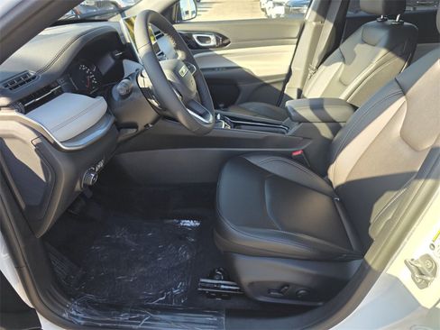 New 2026 Jeep Compass Limited image 12