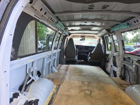 Used 2020 Chevrolet Express 3500 LT w/ LT Preferred Equipment Group RWD image 5