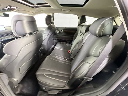 Used 2024 Genesis GV80 3.5T w/ Advanced Package image 25