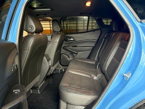 Used 2024 Chevrolet Trax RS w/ Sunroof Package FWD image 25