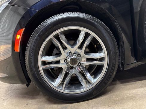 Used 2020 Chrysler Pacifica Touring-L FWD image 44