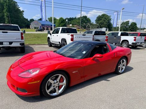 Used 2006 Chevrolet Corvette Coupe w/ Preferred Equipment Group RWD image 6