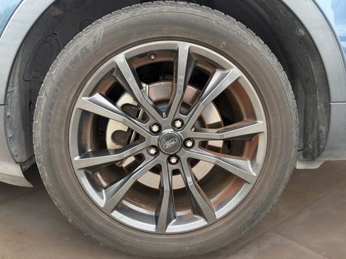 Used 2018 Ford Explorer XLT w/ Equipment Group 202A FWD image 19