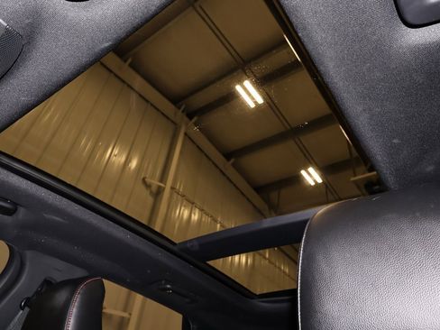 Certified 2023 Ford Edge ST-Line image 34