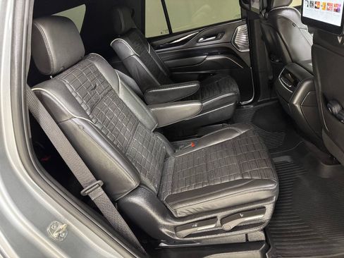 Used 2024 Cadillac Escalade V w/ LPO, ONYX Package AWD/4WD image 39