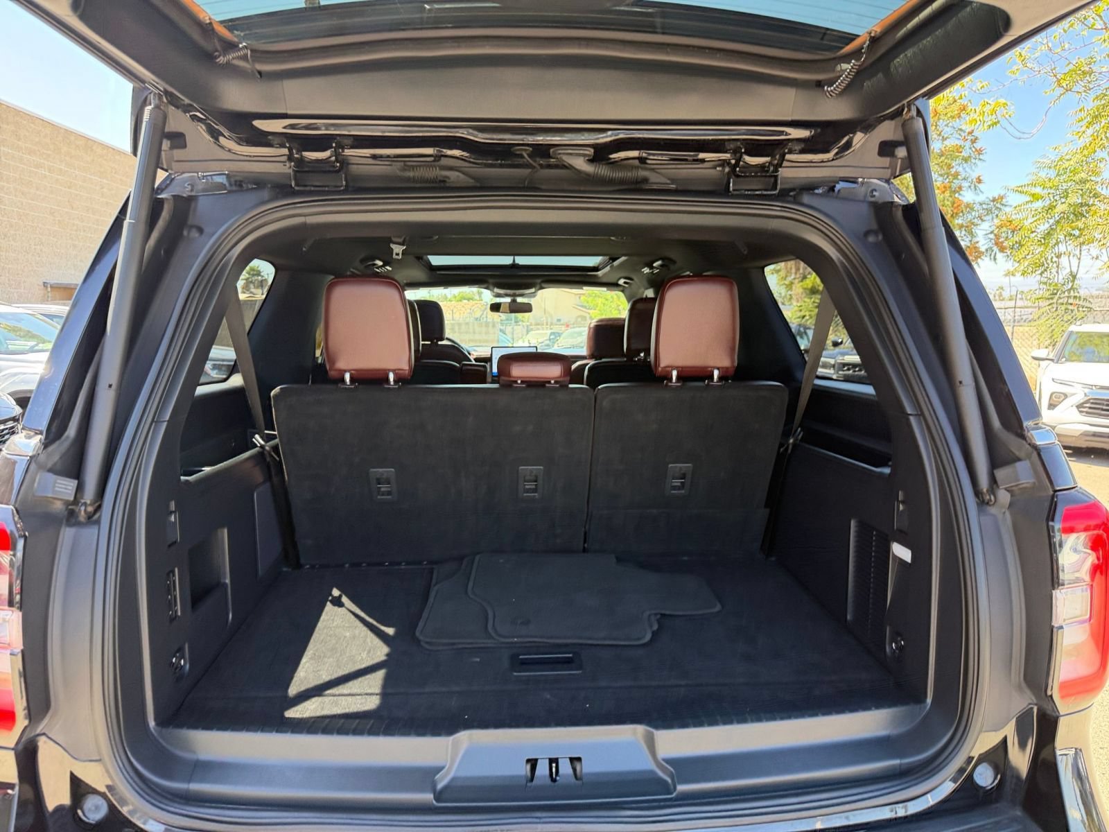 Used 2024 Ford Expedition Max Limited AWD/4WD image 35