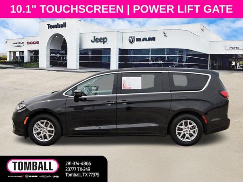 Used 2024 Chrysler Pacifica Touring-L FWD image 4