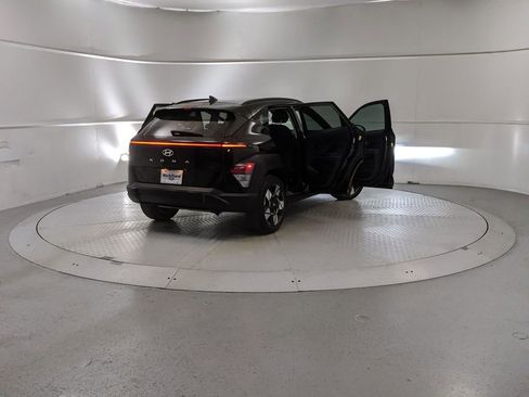 Used 2024 Hyundai Kona SEL image 9