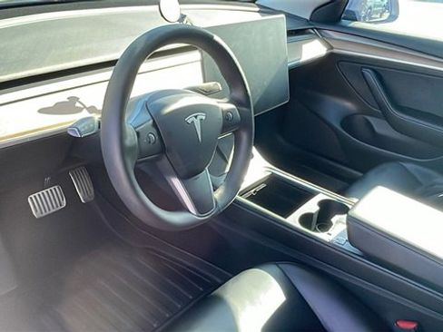 Used 2021 Tesla Model 3 Standard Range Plus image 10