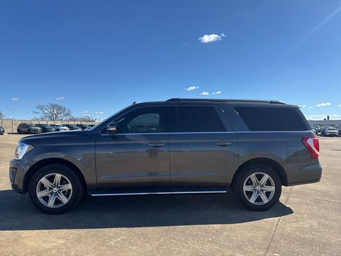 Used 2018 Ford Expedition Max XLT w/ Equipment Group 202A image 6