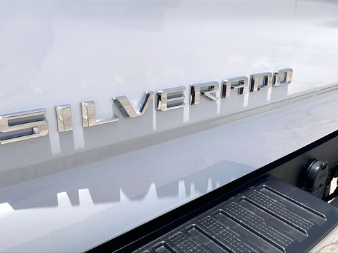 Used 2026 Chevrolet Silverado 2500 LTZ AWD/4WD image 32