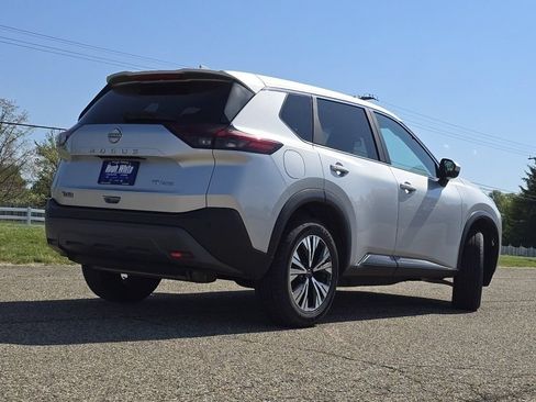 Used 2023 Nissan Rogue SV AWD/4WD image 16