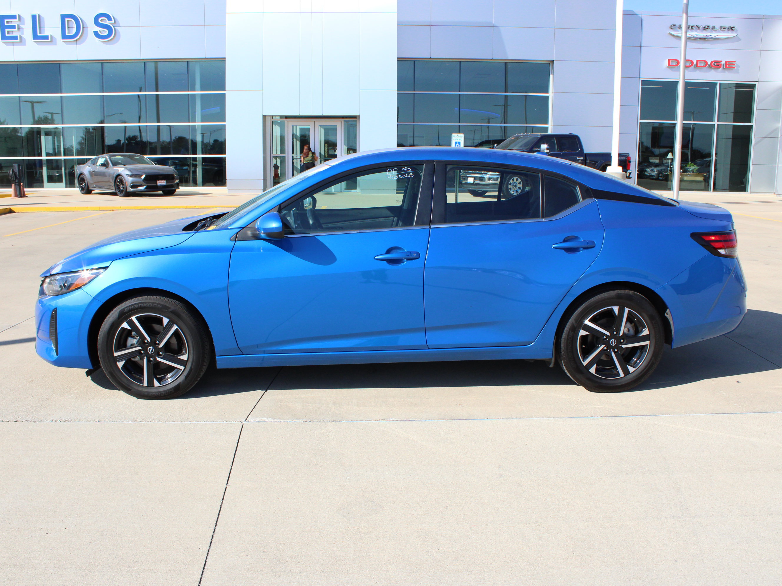 Used 2025 Nissan Sentra SV FWD image 3
