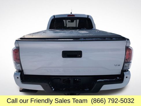 Used 2021 Toyota Tacoma TRD Off-Road w/ Technology Package image 5