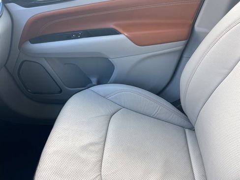 Used 2022 Jeep Compass Limited w/ Elite Group image 21