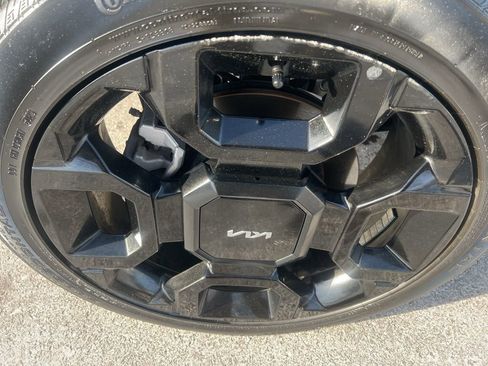 Certified 2024 Kia Sorento SX Prestige w/ Olive Brown Leather Package image 42