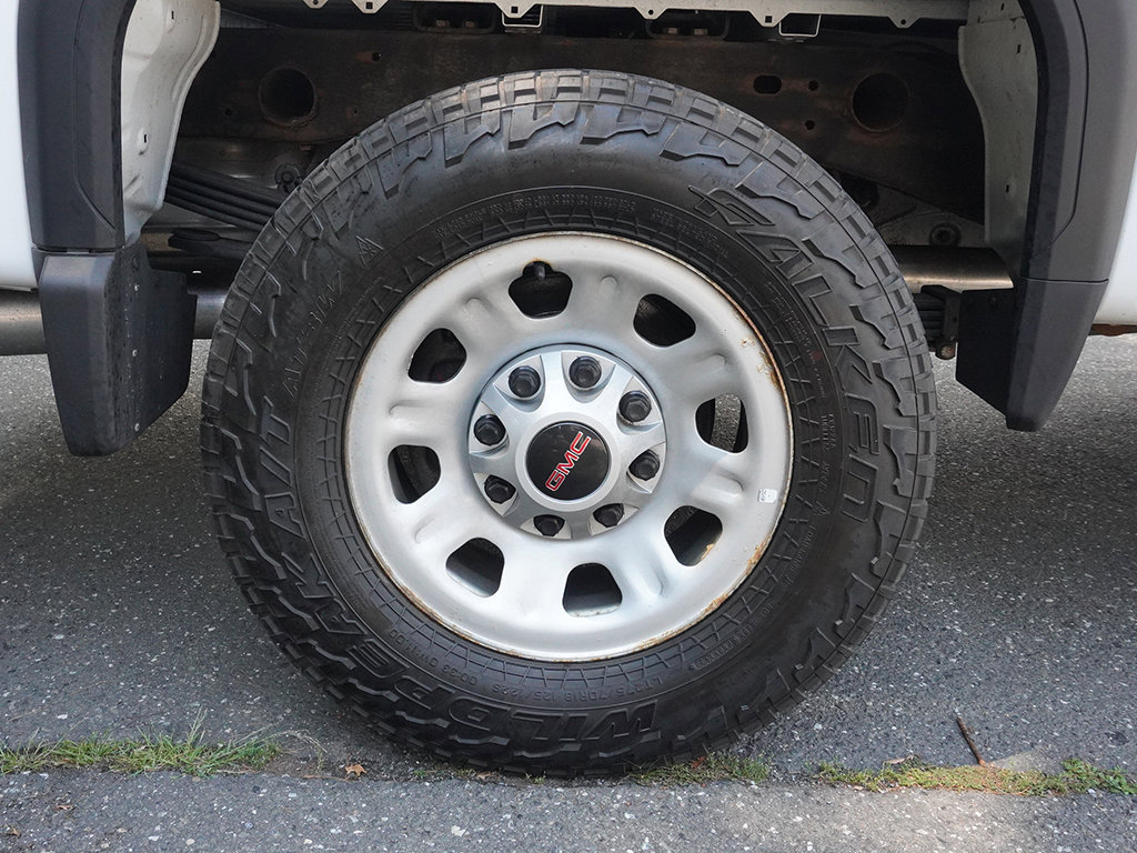 Used 2023 GMC Sierra 2500 Pro w/ Convenience Package AWD/4WD image 16