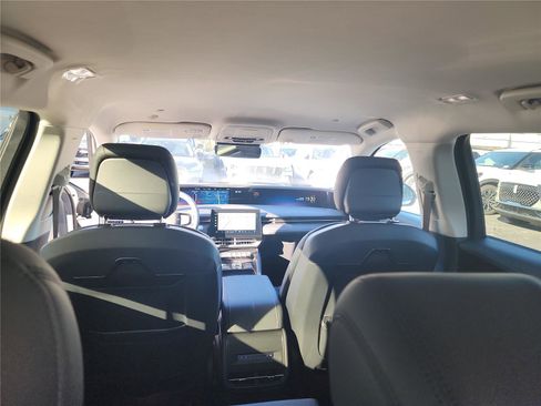 New 2026 Lincoln Nautilus Premier image 19