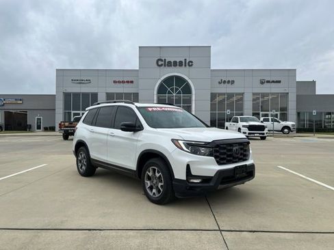 Used 2022 Honda Passport TrailSport image 1
