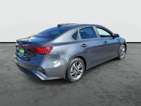 Used 2023 Kia Forte LXS w/ LXS Technology Package image 4