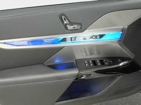 Certified 2024 BMW i7 M70 image 19