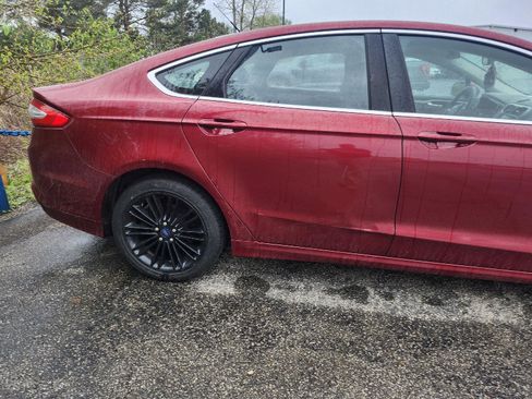 Used 2016 Ford Fusion SE w/ Equipment Group 202A image 10