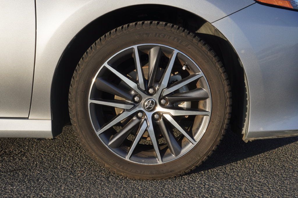 Used 2021 Toyota Camry XLE w/ Carpet Mat Package (TMS) FWD image 10