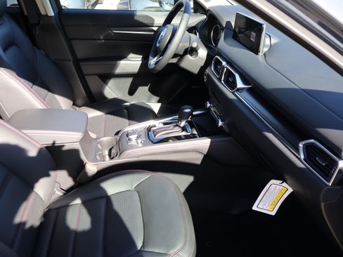 New 2025 MAZDA CX-5 Carbon Edition image 11