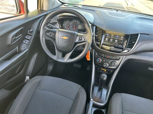 Used 2021 Chevrolet Trax LS w/ Tint and Cruise Package image 10