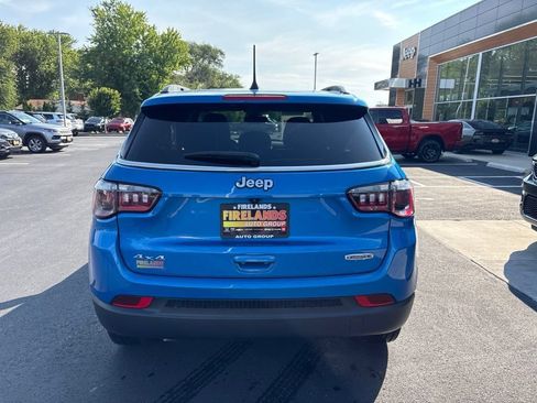 Used 2024 Jeep Compass Latitude w/ Sun and Sound Group AWD/4WD image 4