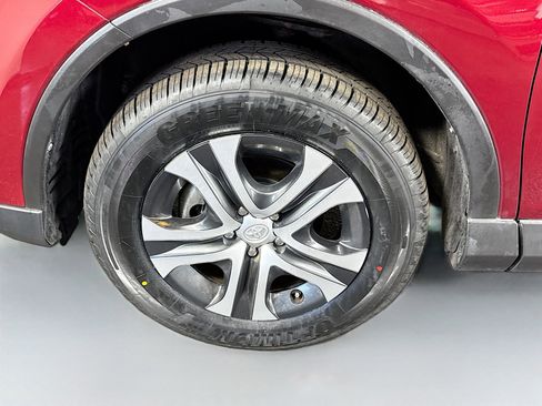 Used 2018 Toyota RAV4 LE image 37