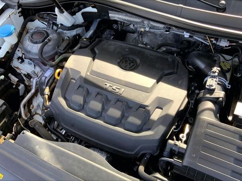 Used 2022 Volkswagen Tiguan SE FWD image 33