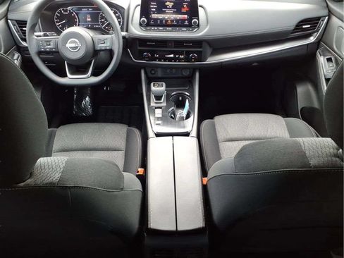 Used 2024 Nissan Rogue SV FWD image 9