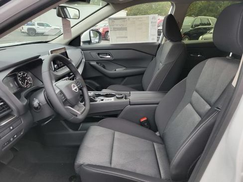 New 2026 Nissan Rogue SV AWD/4WD image 15