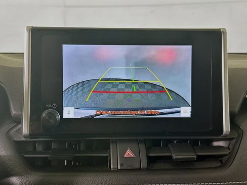 Used 2024 Toyota RAV4 XLE AWD/4WD image 25