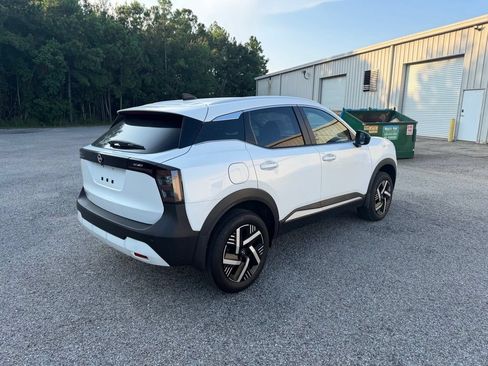 Used 2026 Nissan Kicks SV FWD image 7