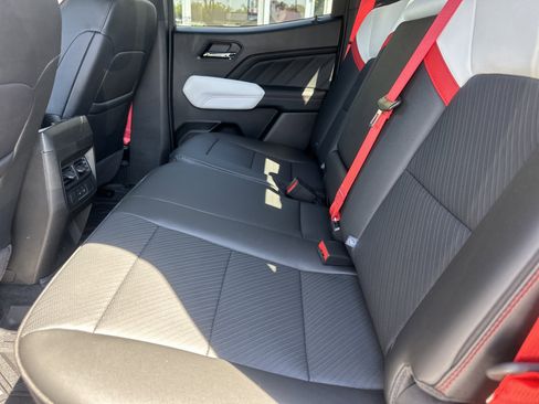 Used 2026 GMC Canyon AT4X AWD/4WD image 11