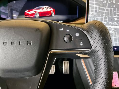 Used 2021 Tesla Model S Plaid image 22