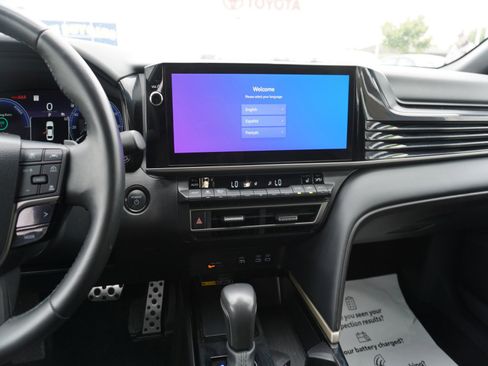 Used 2025 Toyota Camry XSE FWD image 15