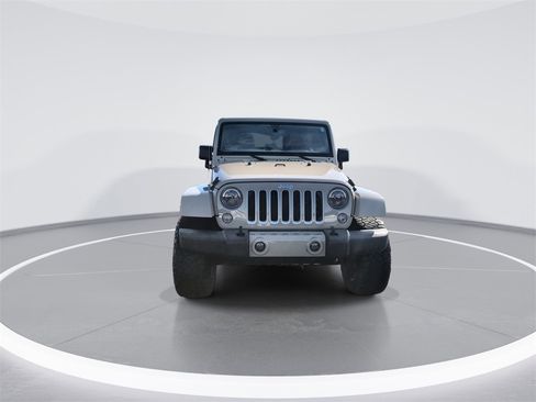 Used 2016 Jeep Wrangler Unlimited Sahara image 3