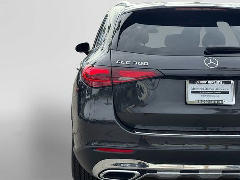 Certified 2025 Mercedes-Benz GLC 300 image 12