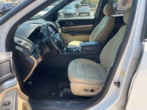 Used 2017 Ford Explorer 4WD image 12