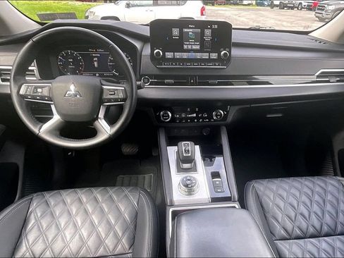 Used 2024 Mitsubishi Outlander SEL AWD/4WD image 14