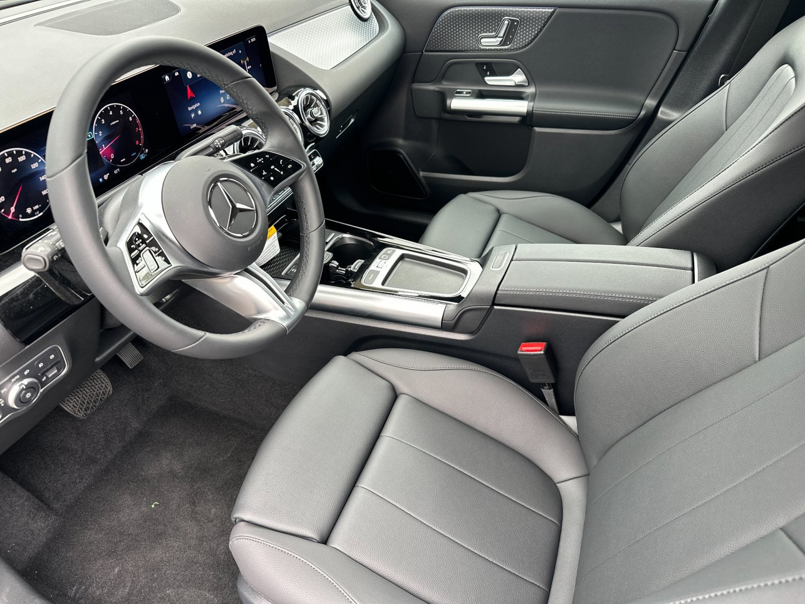 Used 2025 Mercedes-Benz GLA 250 image 10