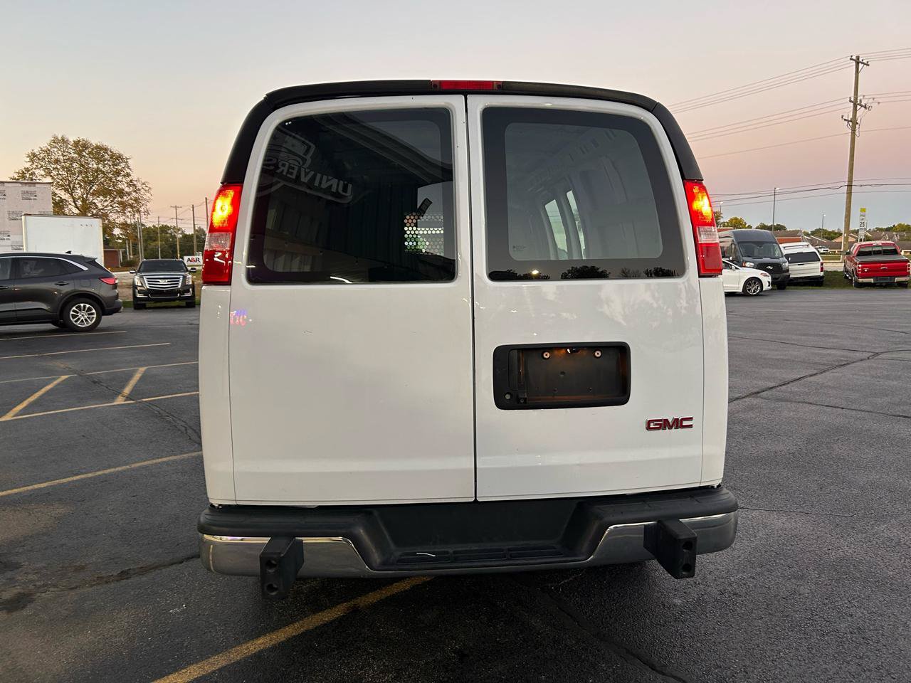 Used 2022 GMC Savana 2500 w/ Driver Convenience Package RWD image 4